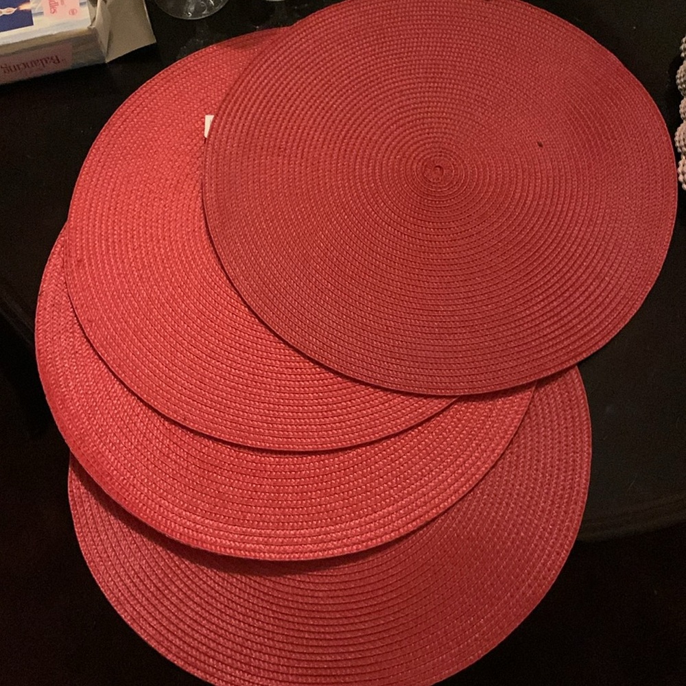 Set of 4 Round Placemats